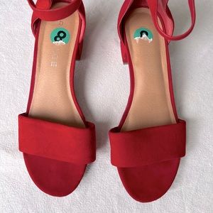Red block heel sandals size 8 rampage brand